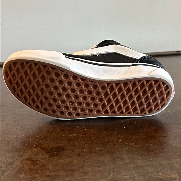 Vans Knu Skool Black and White Low-Top Skate Sneakers - Picture 12 of 14